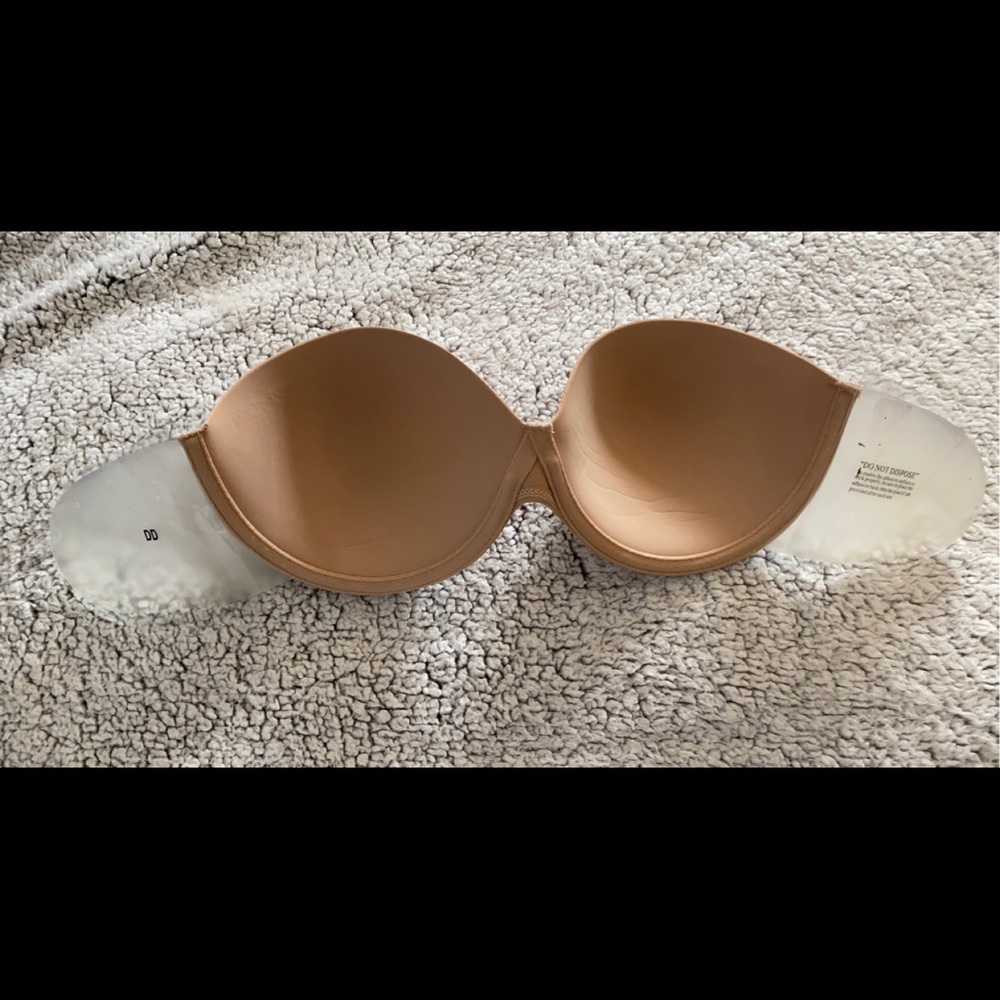 DD backless bra.